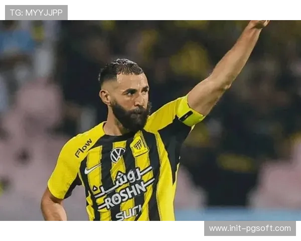 沙特联：吉达联合2-1力克利雅得体育，本泽马破门，少一人作战仍取胜利