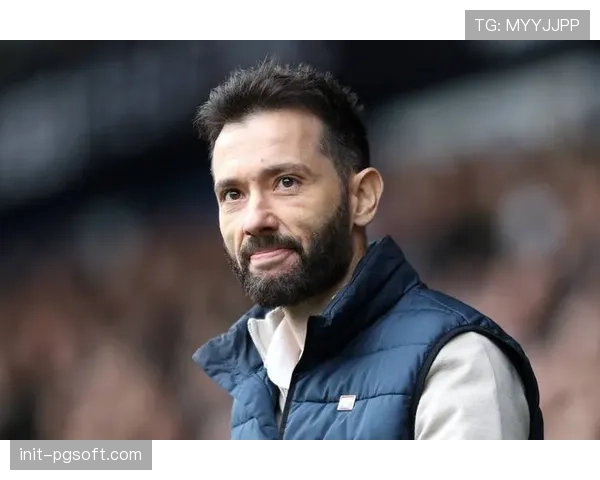 瓦伦西亚主帅巴拉哈接受专访,谈球队青年军培养理念 瓦伦西亚主帅巴拉哈接受专访,谈球队青年军培养理念